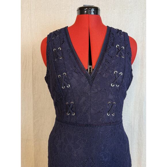 Guess Womens Navy Lace Shift Dress Size 8 Floral Embroidered Stretch Mini D669 - Picture 2 of 13